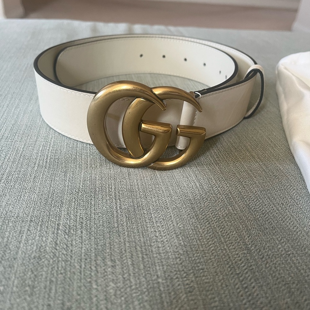 Gucci White Belt with Gold GG Buckle